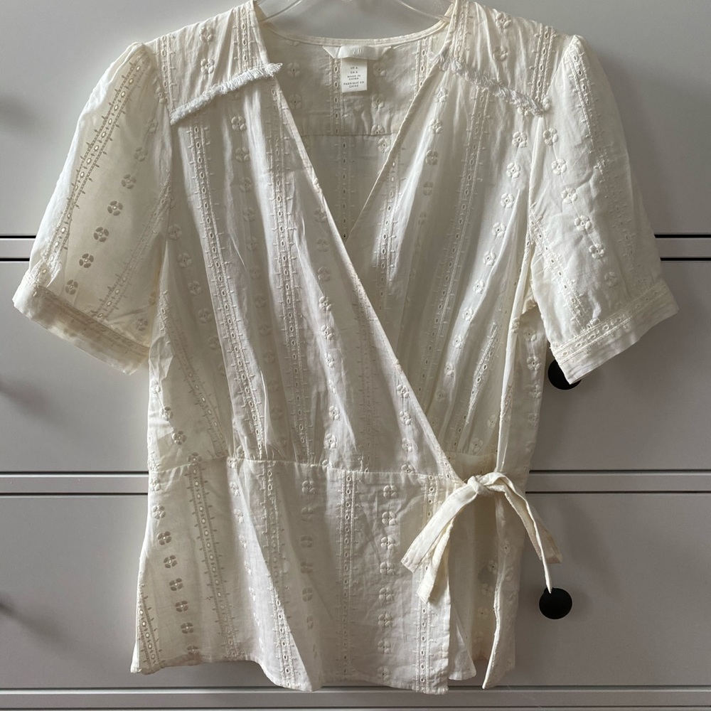 H&M Women’s Cream Short Sleeve Top/Blouse